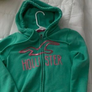 Hollister hoodie- size s